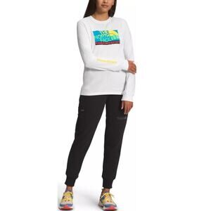 The North Face Women's White Long Sleeve Graphic Tee Size L